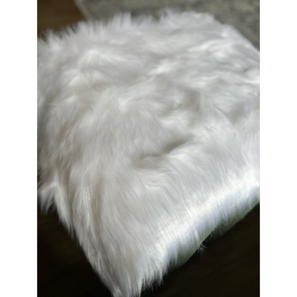 White Long Haired Faux Fur Fabric 19” X 45” Crafts Gnome Beards Decorating - Picture 4 of 6